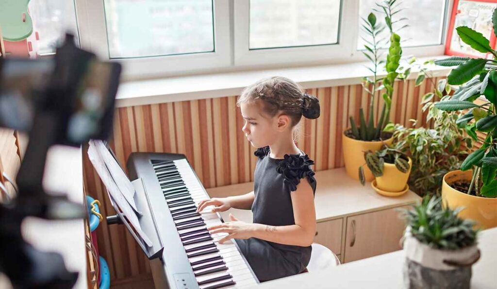 آموزش پیانو و کیبورد برای کودکان